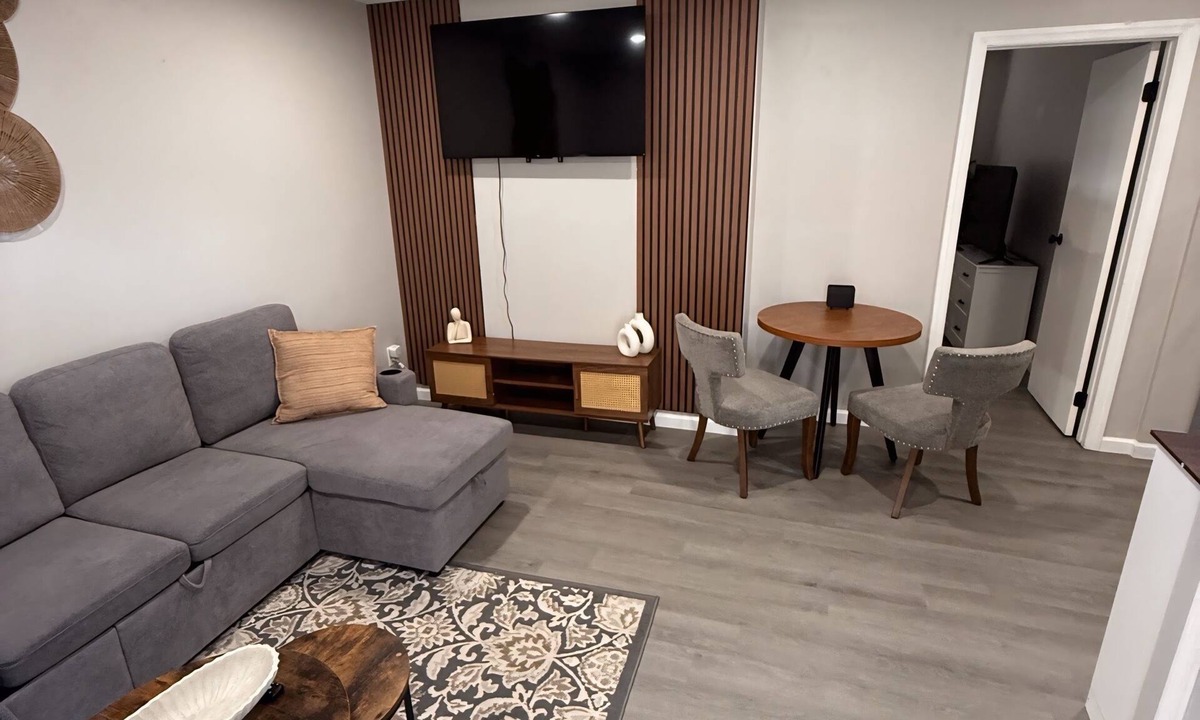 Central Islip Apartment | Cozy studio apartment