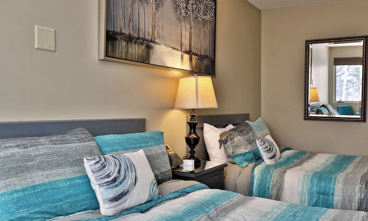 Killington Condo | Cozy Studio at Killington Center: Close to it all with pool, bus and discounted ski rentals. 441