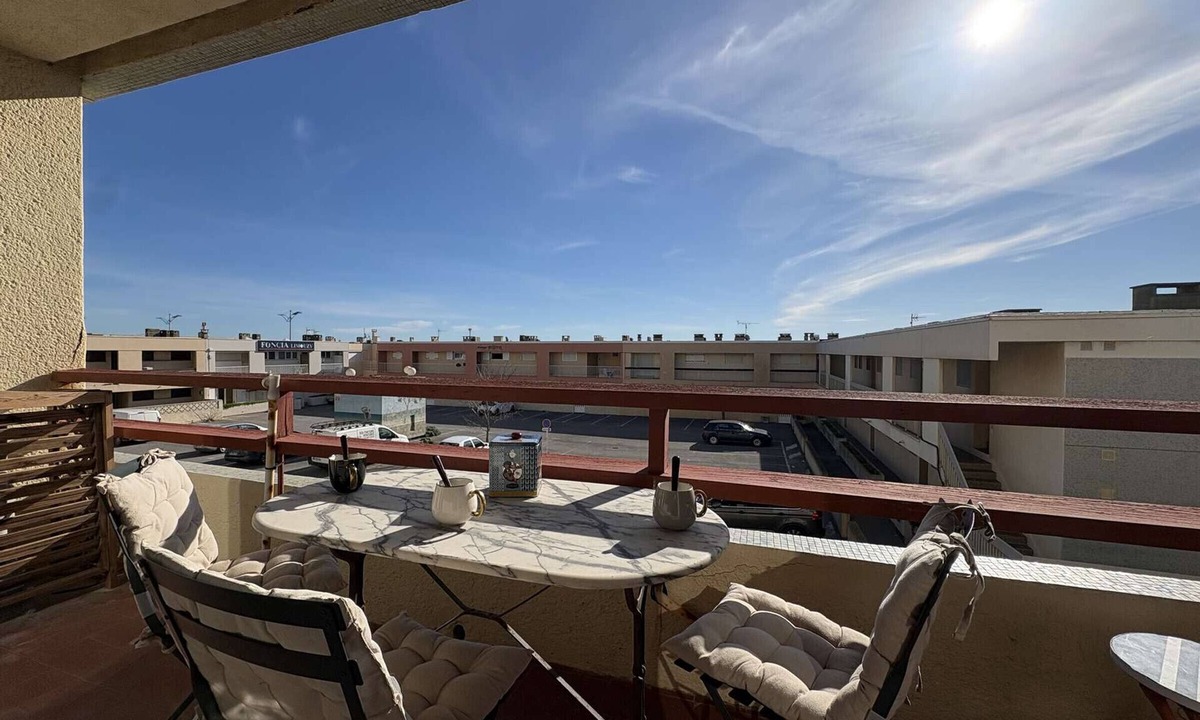Port-la-Nouvelle Apartment | Cozy Studio by the Beach with Balcony & Parking - Pet Friendly
