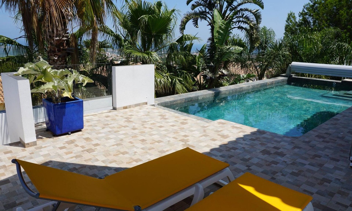 Rafol de Almunia Apartment | Cozy studio with terrace and private pool in Rafol d'Almunia