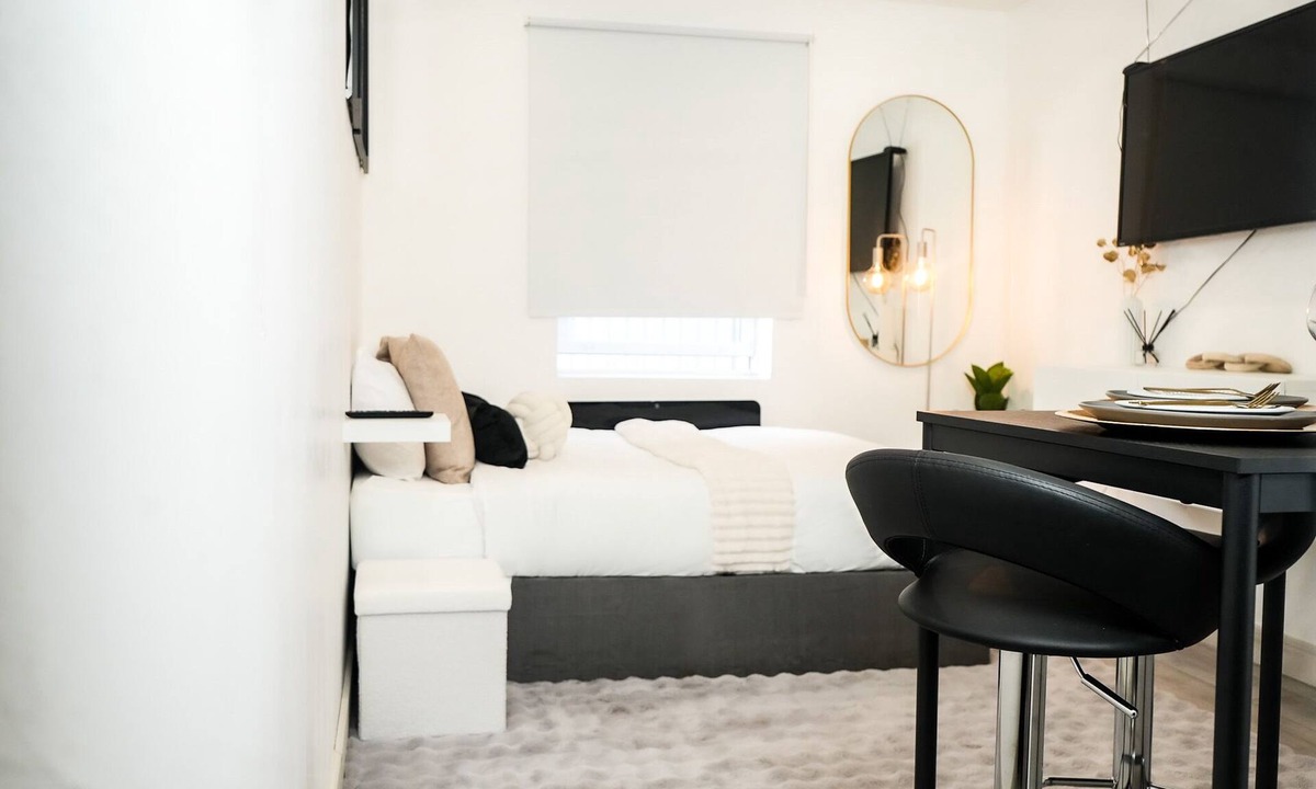 Sutton Central House | Cozy studio flat/family and pet friendly!