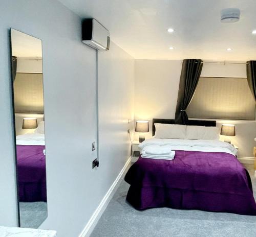 Heaton House | Cozy Studio Flat Romford, London