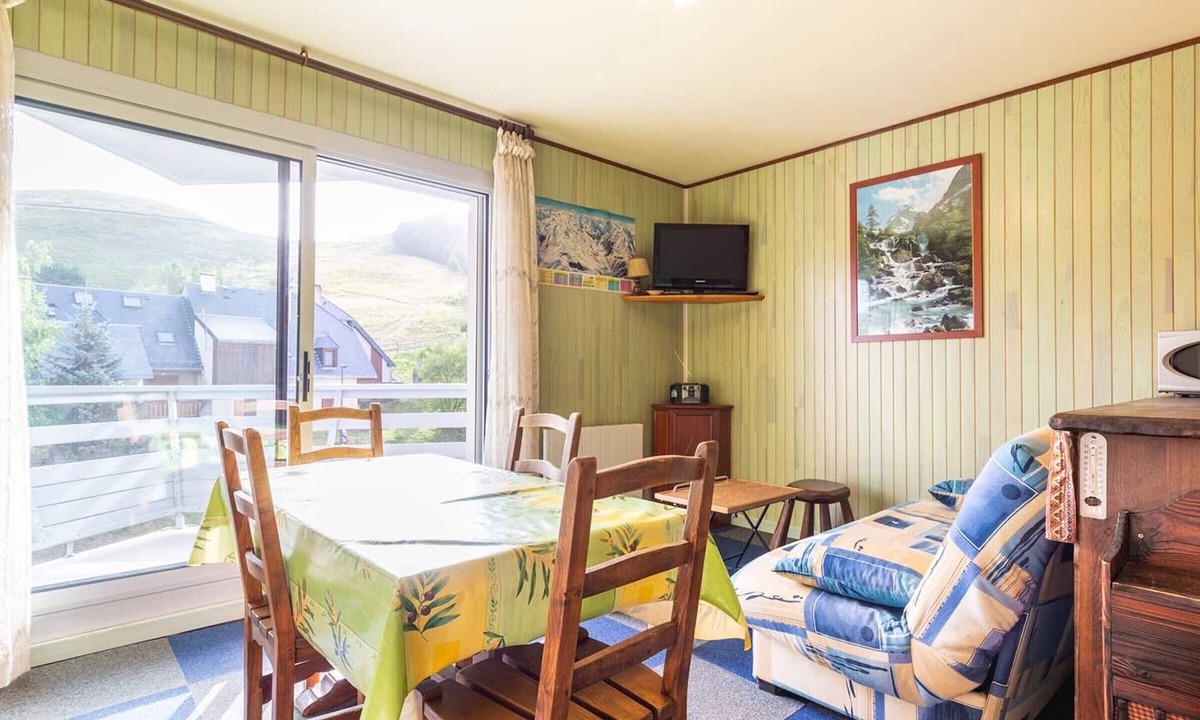 Loudervielle Apartment | Cozy studio for 4 in Peyragudes near shops