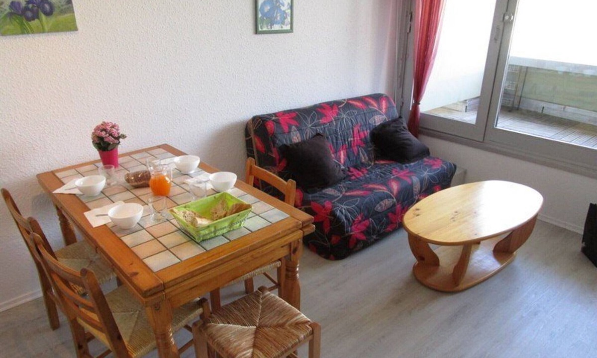 La Mongie Apartment | Cozy Studio for 5 in La Mongie - West-Facing Balcony, Ski-In/Ski-Out, Near Shops