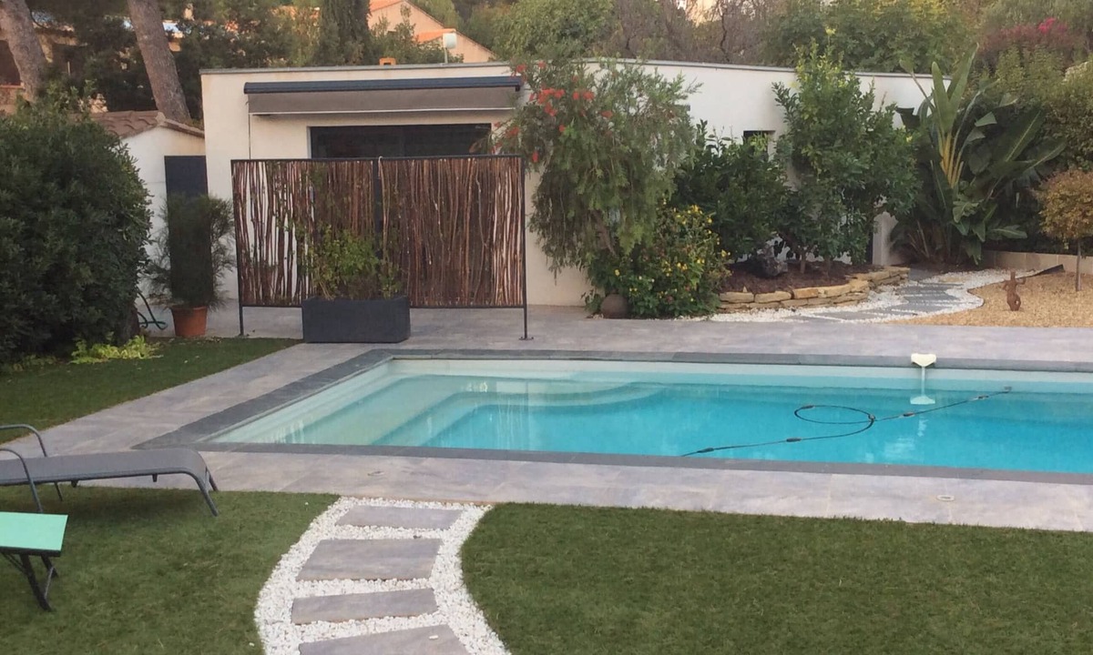 Sanary-sur-Mer Apartment | Cozy studio for 2 people in the garden