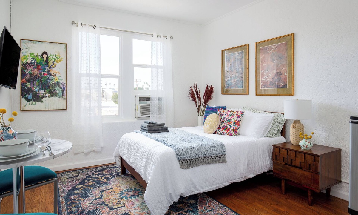 Westlake Apartment | Cozy studio in beautiful Los Angeles with air conditioning