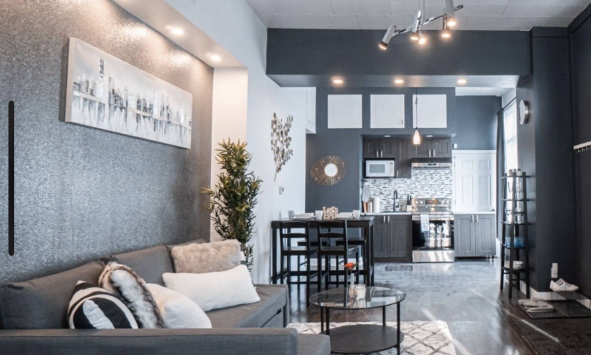 Gay Village Apartment | Cozy Studio in Downtown Montreal!