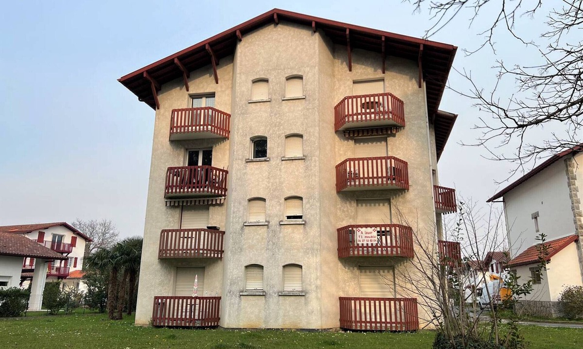 Cambo-les-Bains Apartment | Cozy studio in Cambo-les-Bains with parking