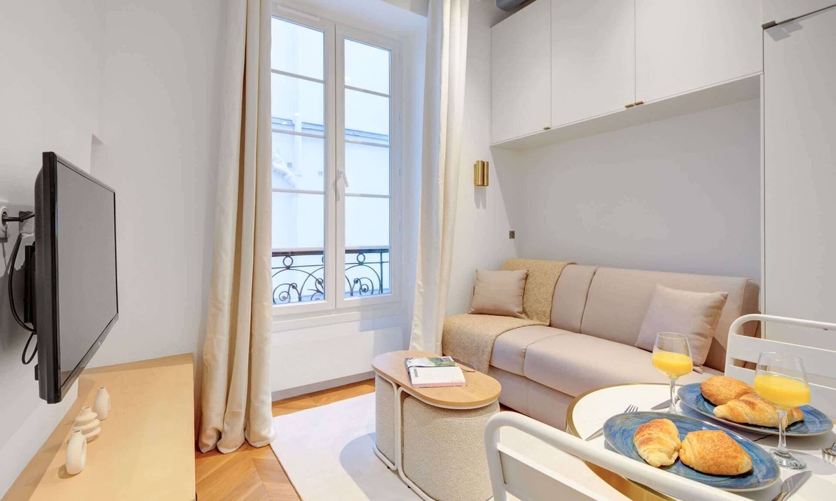 Marais Apartment | Cozy Studio in Le Marais by Place des Vosges