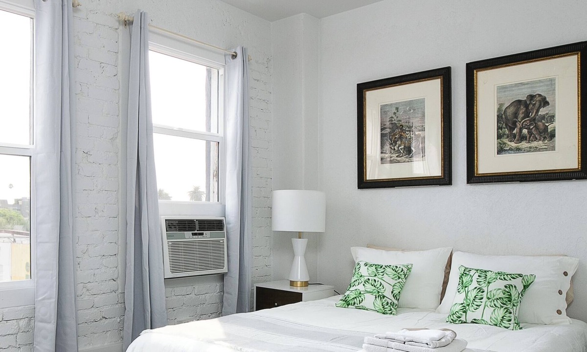 Westlake Apartment | Cozy studio in lovely Los Angeles with refreshing AC