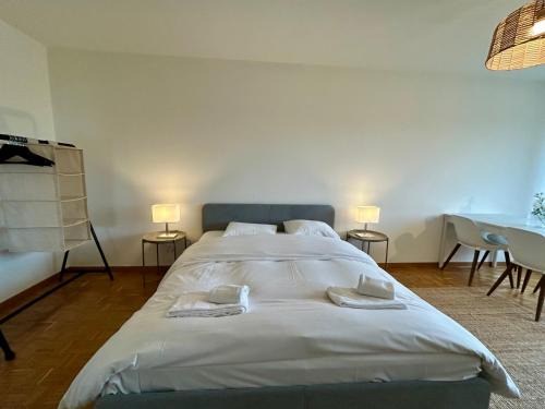 District 7 Apartment | Cozy Studio in Witikon District