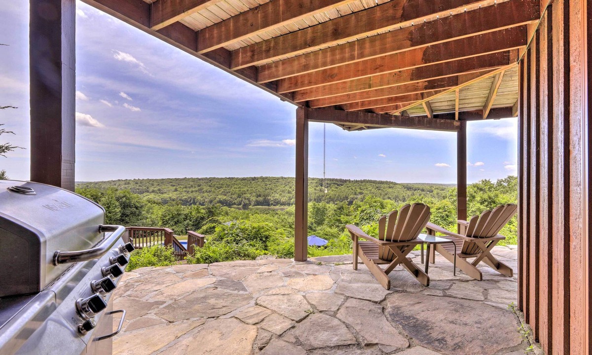 Montville Apartment | Cozy Studio: Indoor Hot Tub & Inground Pool Access