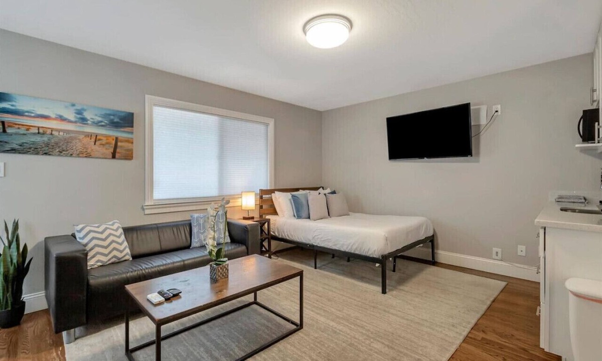 Northside House | Cozy Studio l Downtown San Jose