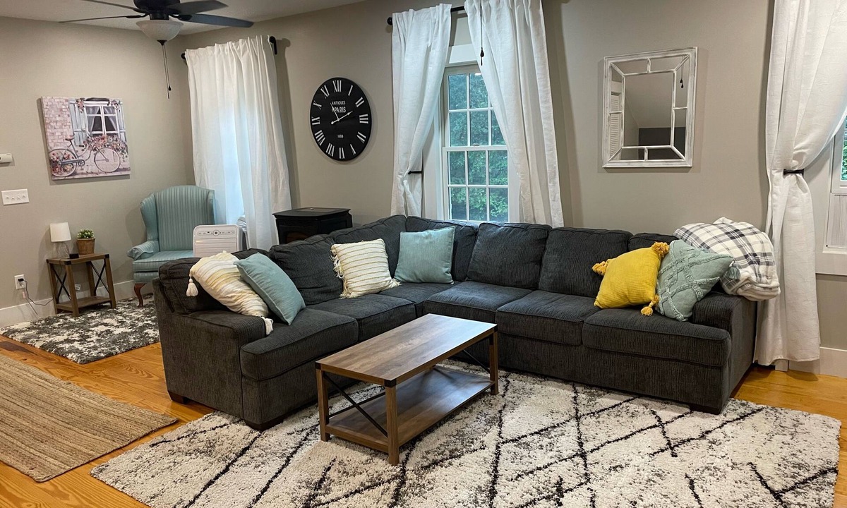 Tolland Apartment | Cozy Studio Loft