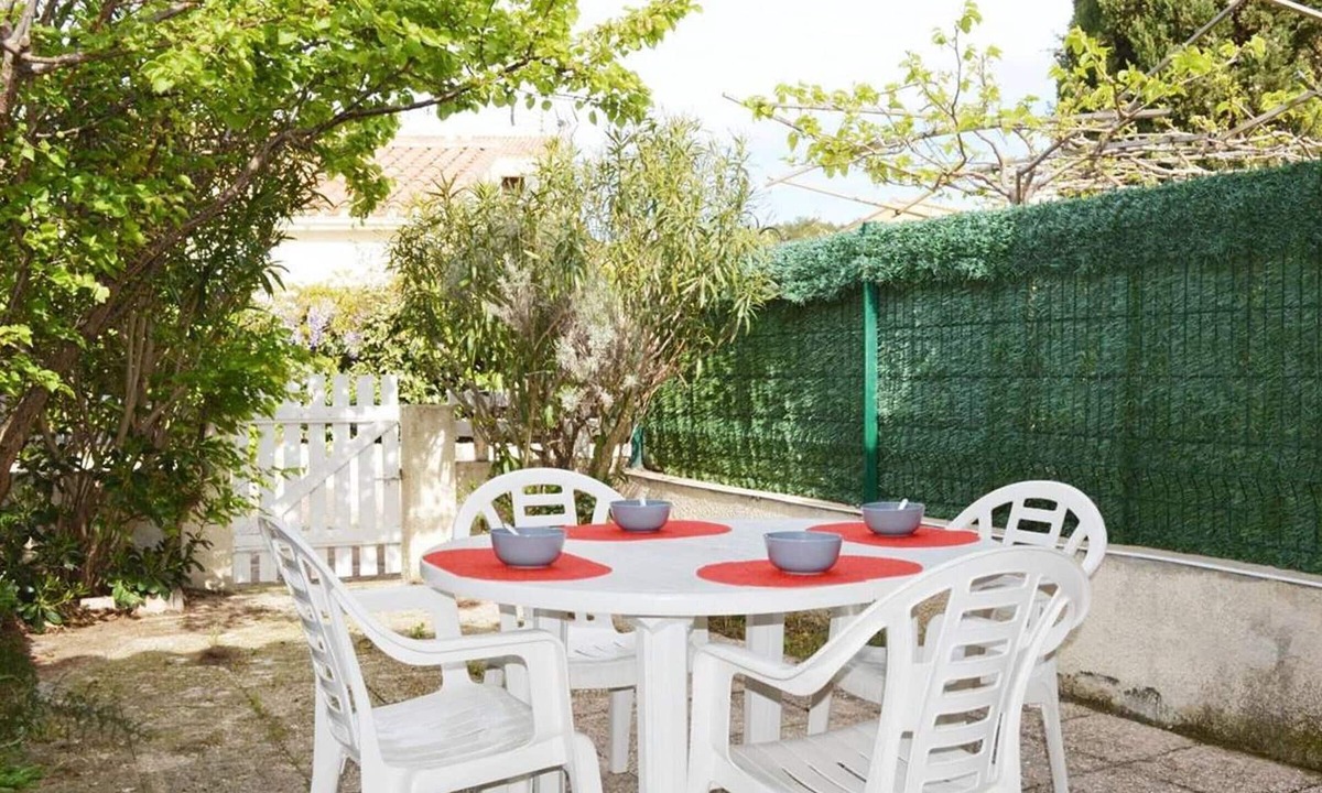 Narbonne-Plage Apartment | Cozy Studio Loft with Shared Pool, Terrace & Parking, 200m from Beach in Narbonne Plage