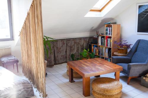 Quartier de la Folie-Mericourt Apartment | Cozy Studio Near The Canal Saint Martin