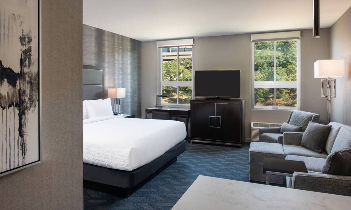 Waltham Hotel | Cozy Studio Suite w/Full Kitchen Near Minute Man Historical Park