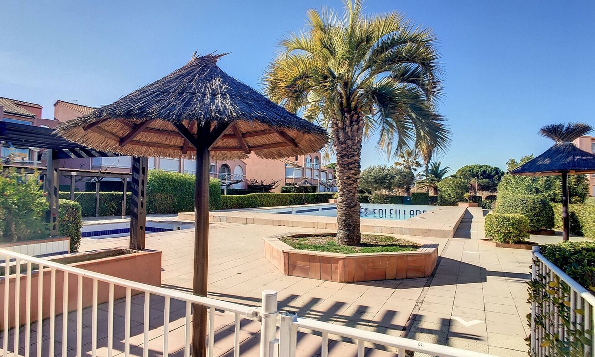 Palavas-les-Flots Apartment | Cozy Studio with Pool, Private Parking, and Beach Access in Palavas