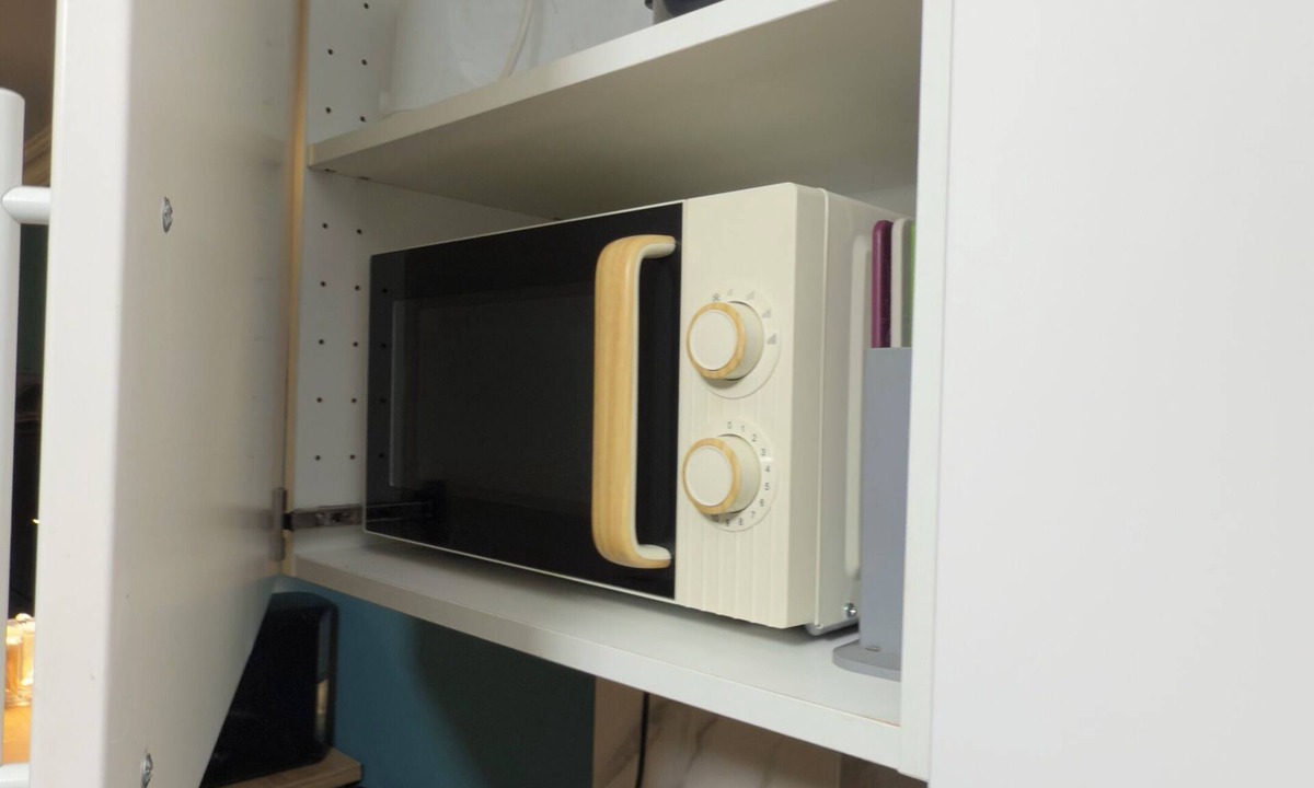 Cambridge Apartment | Cozy studio with a private enterance and available parking space.