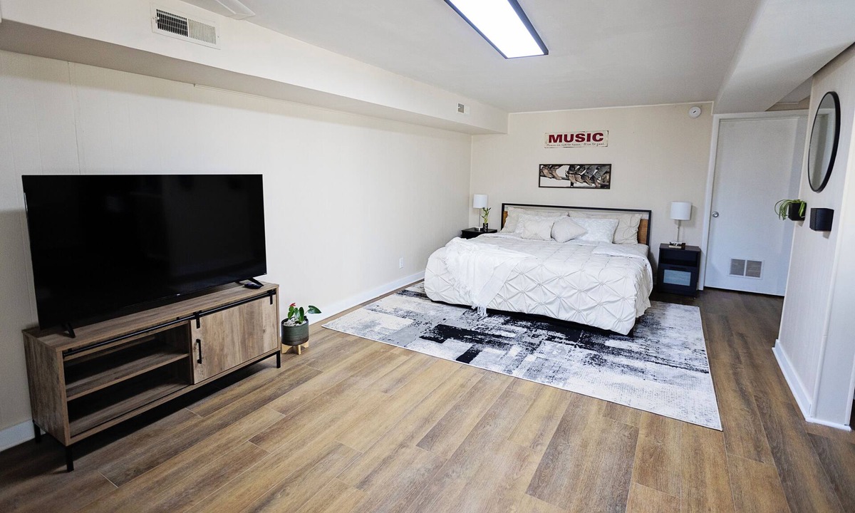Merry Oaks Apartment | Cozy studio with AC and WiFi in lovely Nashville