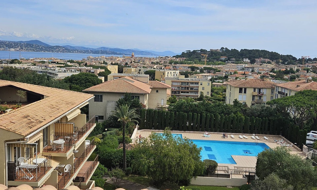 Saint-Tropez Apartment | Cozy studio with balcony and communal pool