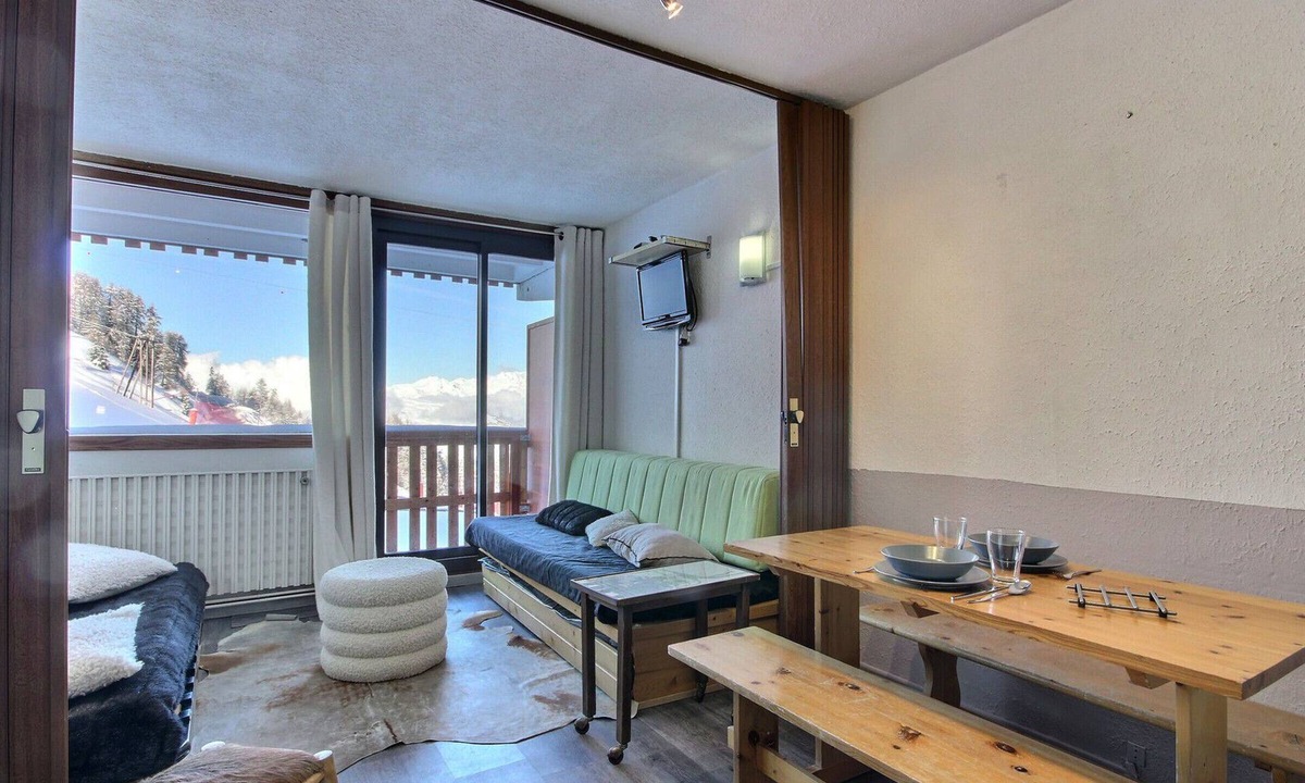 Plagne Centre Apartment | Cozy studio with balcony and Mont-Blanc view in La Plagne