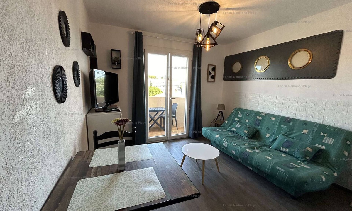Foulquines Apartment | Cozy Studio with Balcony at Narbonne Beach