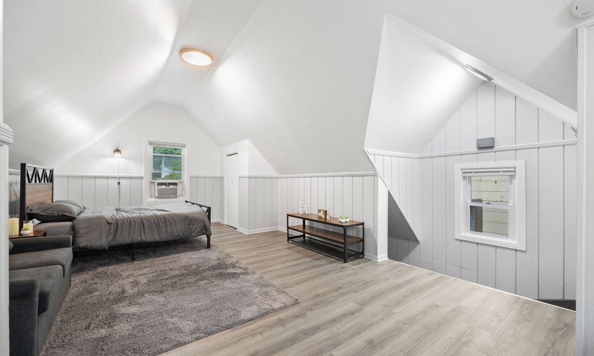 White Plains Apartment | Cozy Studio with reading nook