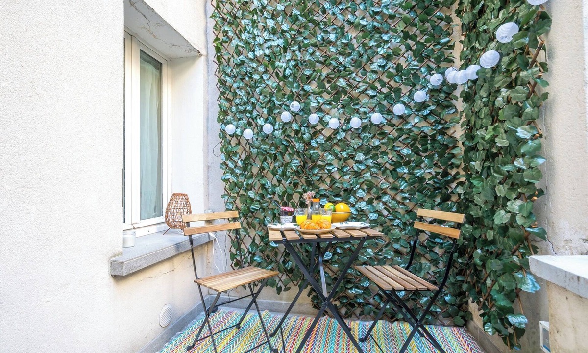 7th Arrondissement Apartment | Cozy studio with terrace – 2 guests, near Eiffel Tower