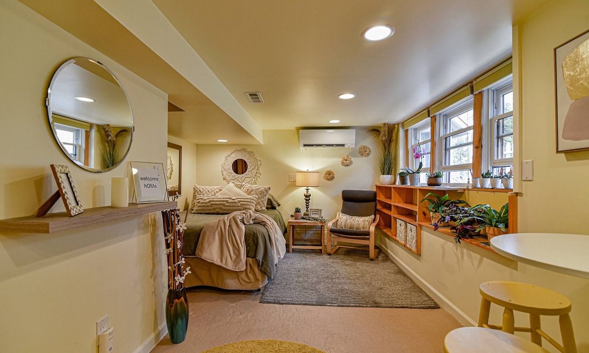 Historic Montford Apartment | Cozy Studio within 15 minute walk of Downtown Asheville