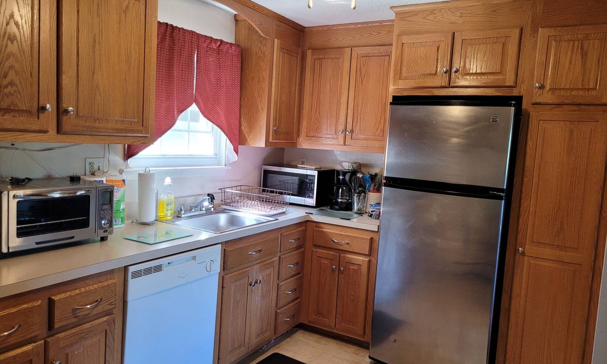 Wallingford Center Apartment | Cozy stylish comfortable apartment