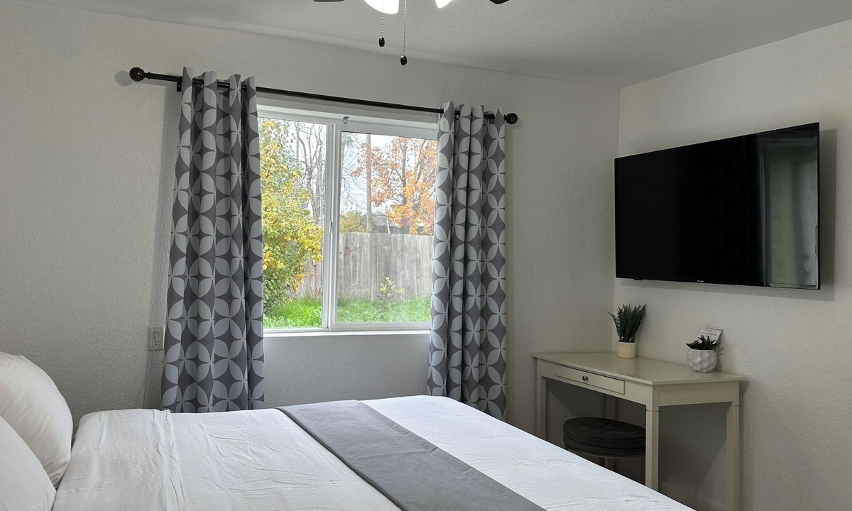 Arden-Arcade House | Cozy Suite B