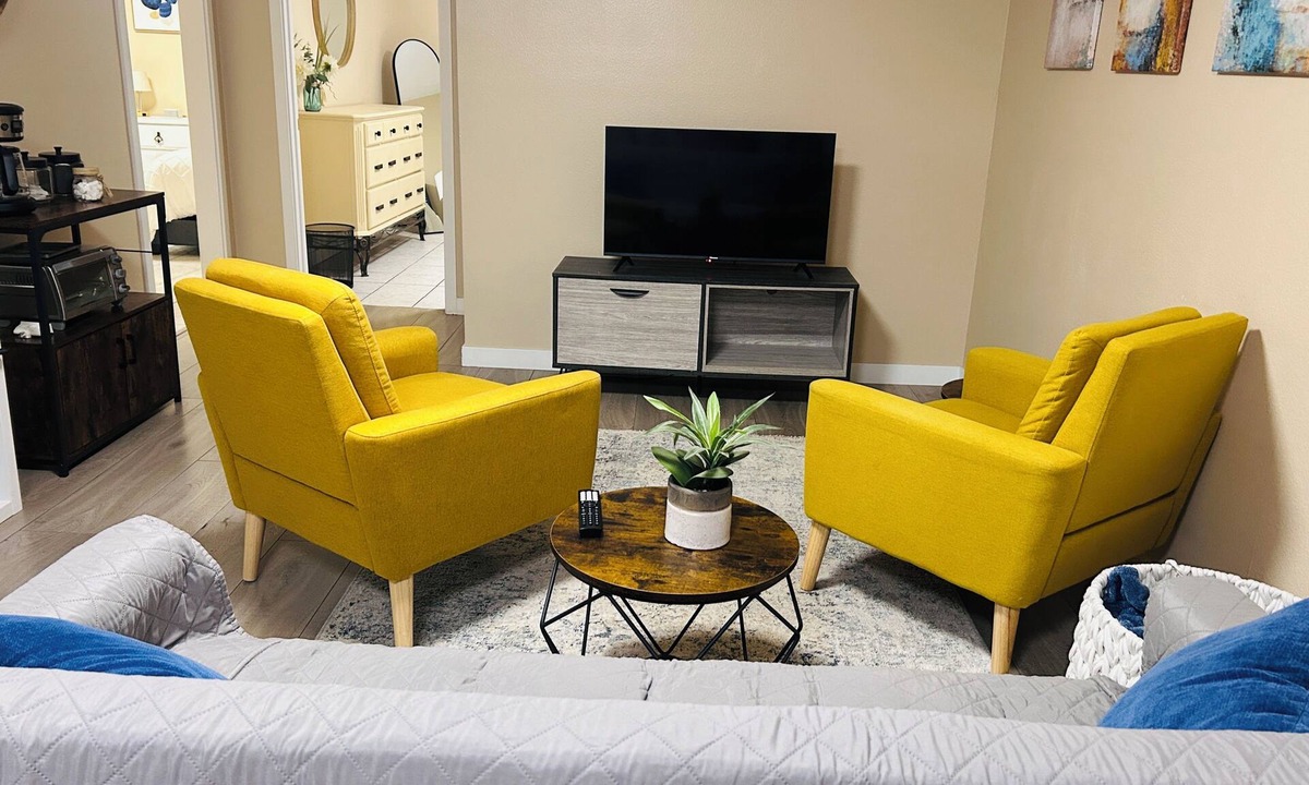 Aurora Apartment | Cozy Suite Near Anschutz DIA Central Park