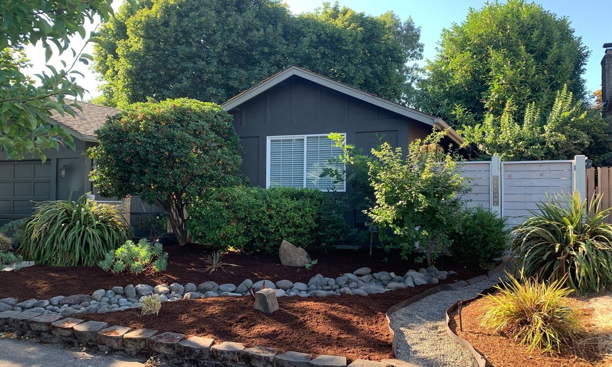 Eugene Apartment | Cozy suite with a private courtyard