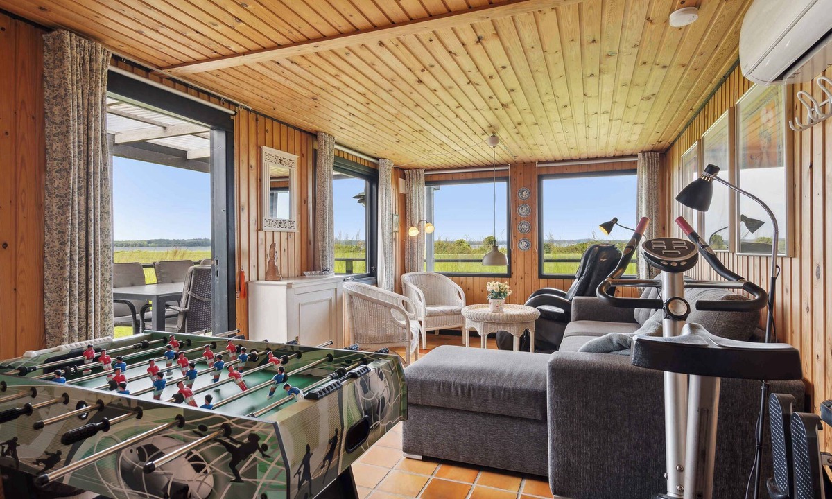 Vemmenæs House | Cozy summer house with panoramic view