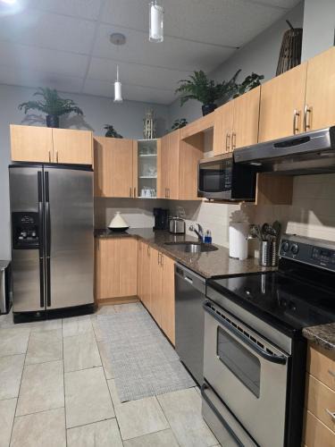 Downtown Gatineau Apartment | Cozy Sweet Spacious 7B 10 min to DT Ottawa