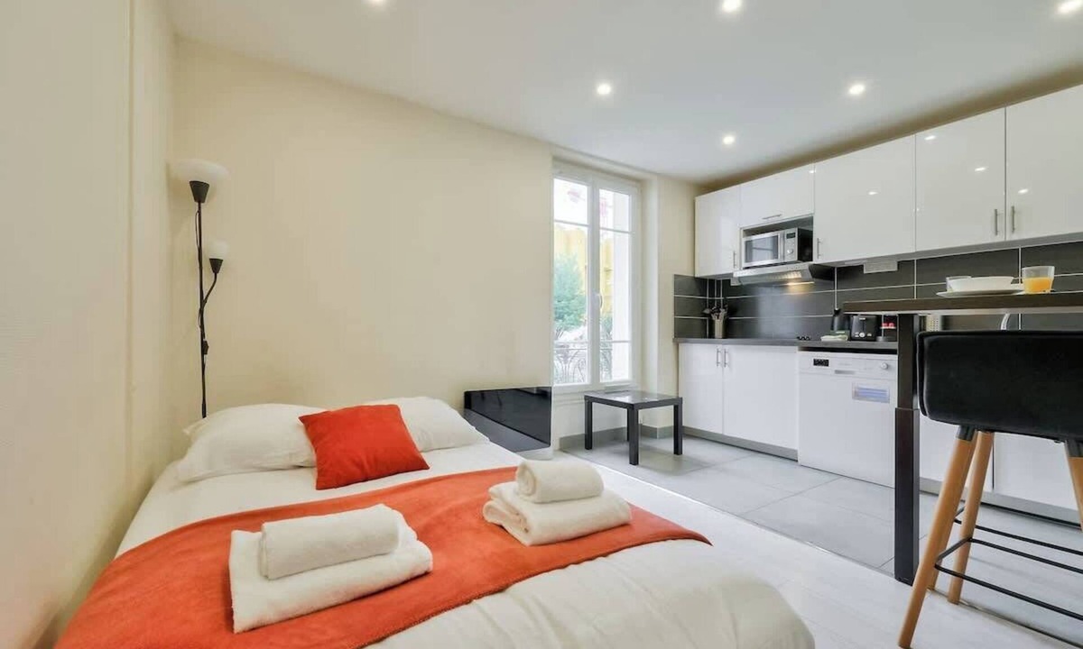 Centre Apartment | Cozy T2 in Nanterre – Close to La Défense & Paris