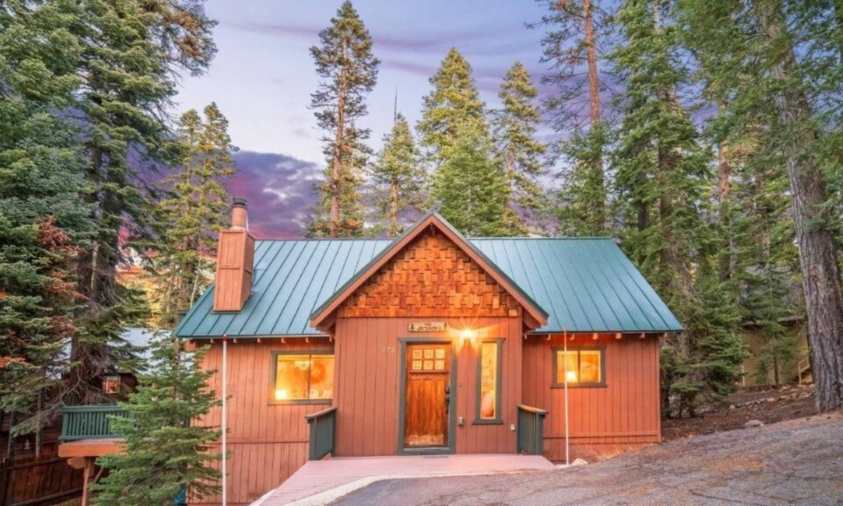 Kingswood Estates Cabin | Cozy Tahoe Cabin