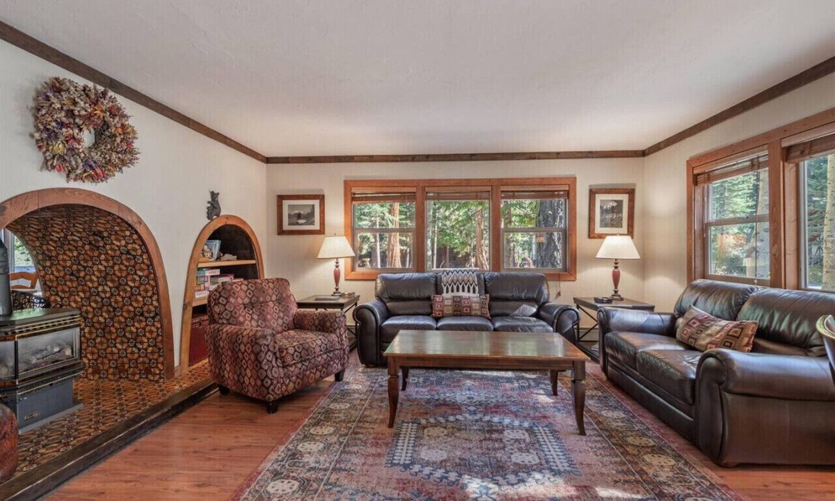 Homewood House | Cozy Tahoe Swiss Village Cabin!