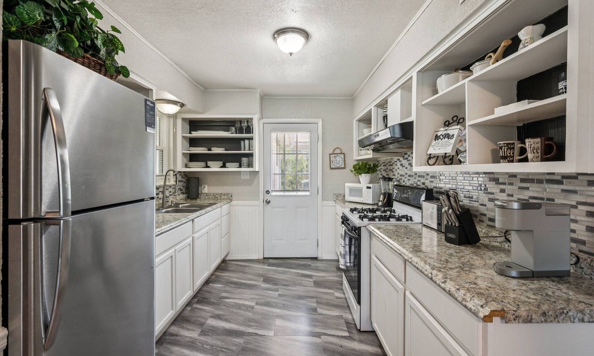 Temple House | Cozy Temple Home Fenced Yard & Wi-fi 3 Bedroom Home