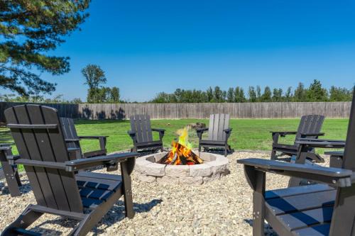Elysian Fields House | Cozy Texas Getaway Fireplace Near Lakes