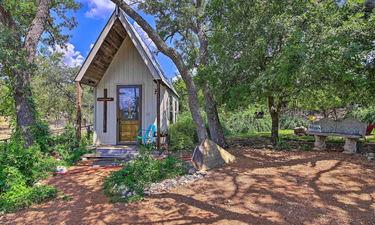 Mountain Home Apartment | Cozy Texas Retreat w/Patio, Grill & Fire Pit!