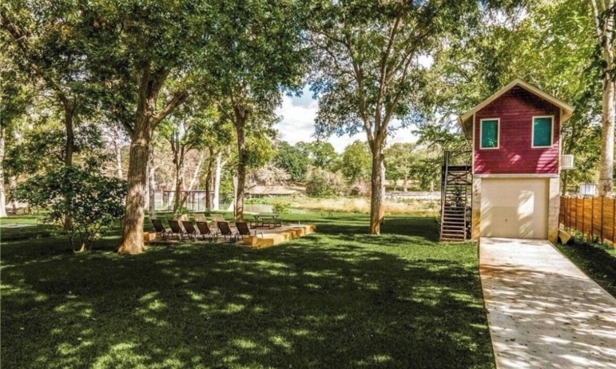 Seguin House | Cozy Tiny Home on the River - Relax, Unplug, Recharge