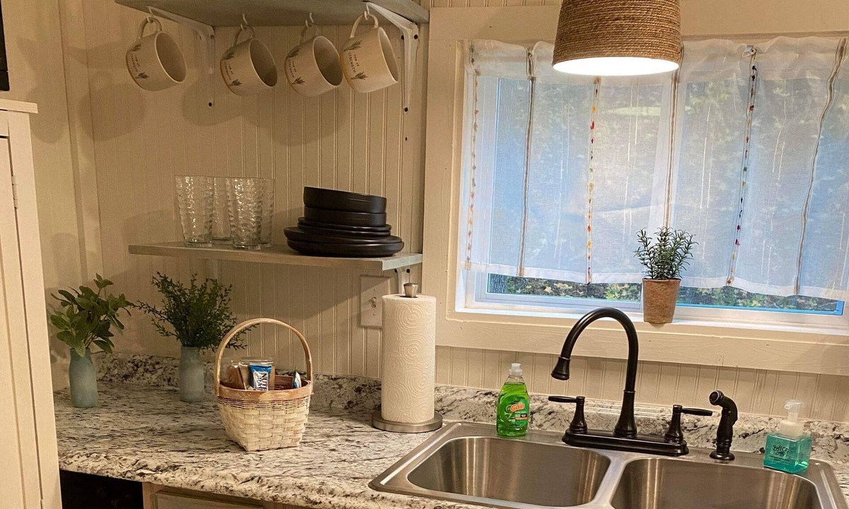Printer Cabin | Cozy Tiny Home Quiet 1/1 Close to Riding Trails