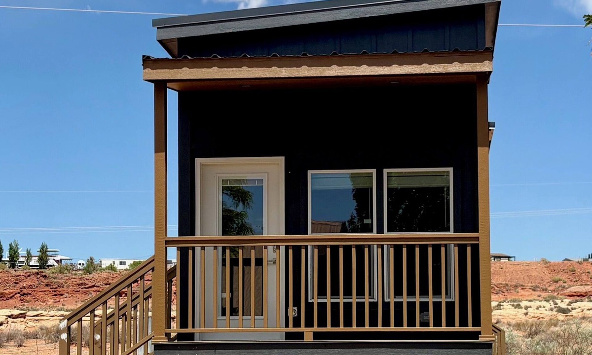 Page Cabin | Cozy Tiny Home Sleeps 4 #12C-D