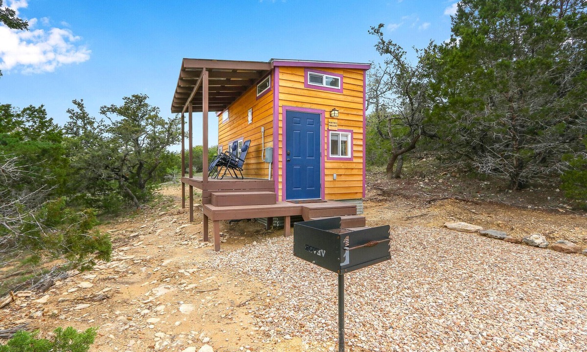 Dripping Springs House | Cozy Tiny House in Dripping Springs w/Sunset Views & Romantic Fireplace