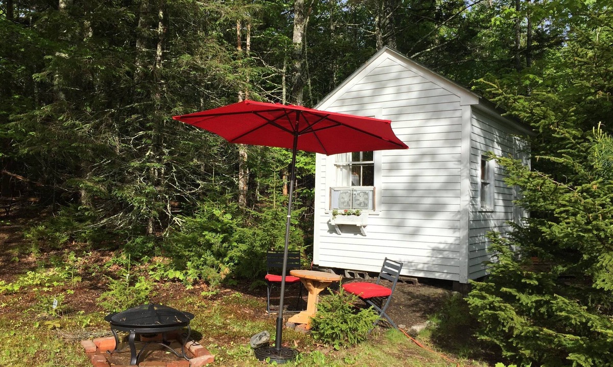 Surry Cottage | Cozy, Tiny House Edge of Forest Acadia/Blue Hill