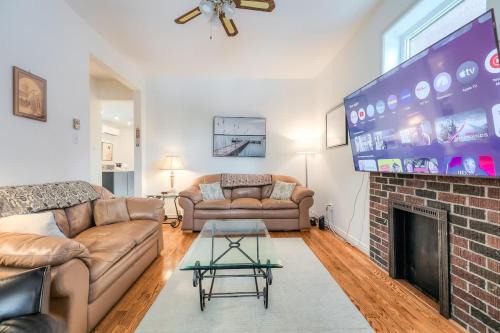 High Park North Apartment | Cozy Toronto Apt Steps from High Park