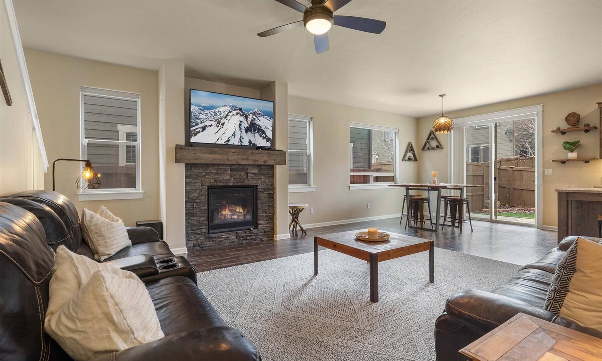 Boyd Acres House | Cozy Townhome with Pet-Friendly Yard