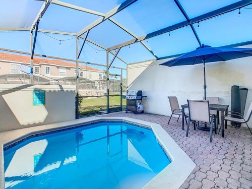 Bellavida House | Cozy Townhouse with Private Pool in Kissimmee